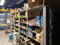 Diverse machineonderdelen en recup goederen - afbeelding 39 van  66