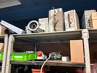 Diverse machineonderdelen en recup goederen - afbeelding 43 van  66