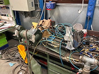 Diverse machineonderdelen en recup goederen - afbeelding 64 van  66