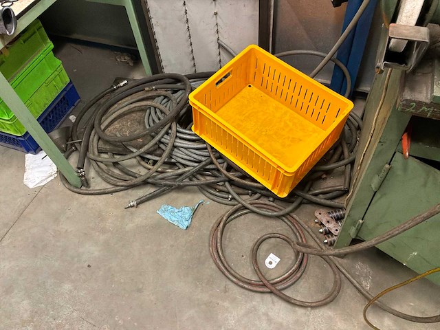 Diverse machineonderdelen en recup goederen - afbeelding 65 van  66