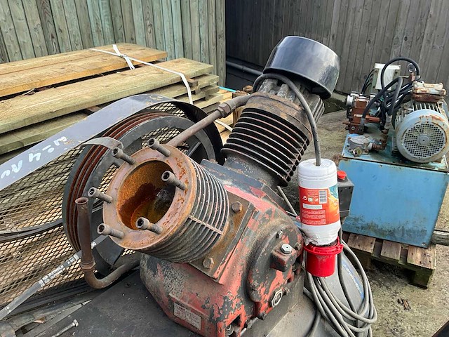 Diverse machines (4x) - afbeelding 15 van  20