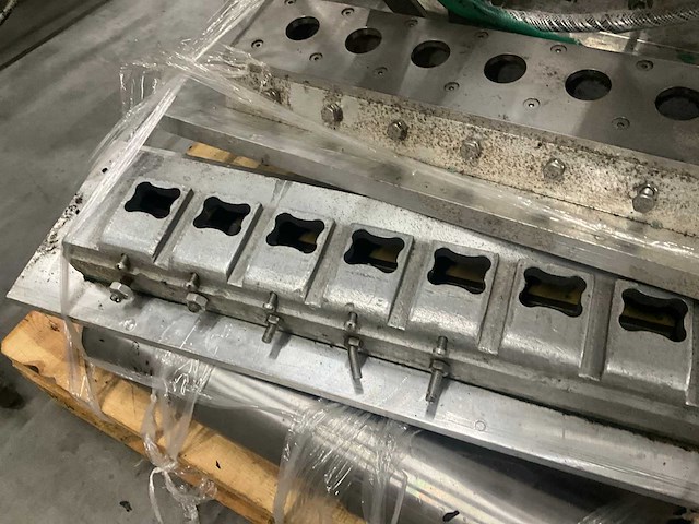 Diverse mallen en toebehoren (5x) - afbeelding 19 van  23