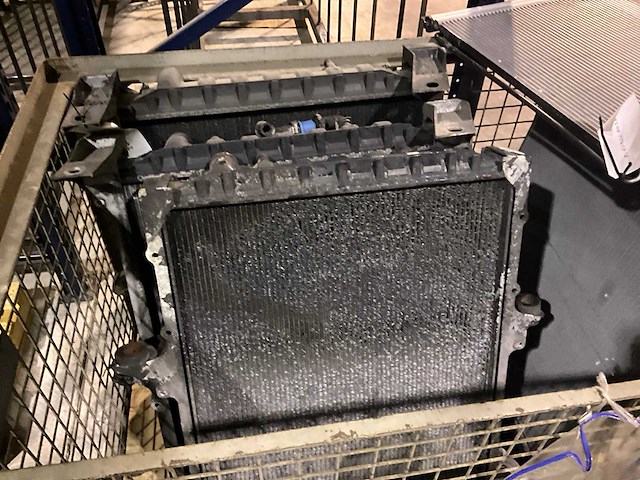 Diverse man radiatoren (4x) - afbeelding 1 van  14