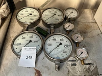 Diverse manometers (8x) - afbeelding 1 van  3