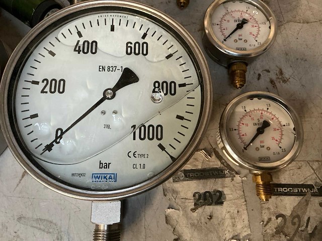 Diverse manometers (8x) - afbeelding 2 van  3