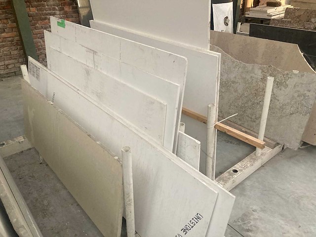 Diverse marmers + rek kunststof - afbeelding 6 van  9