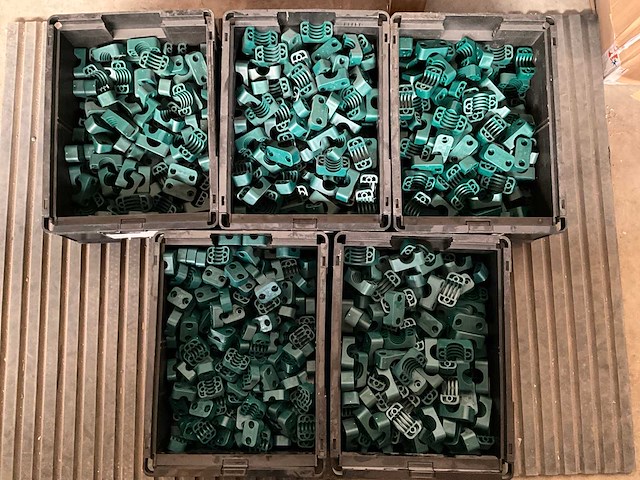 Diverse maten buis- en bevestigingsklem kunststof - afbeelding 1 van  6