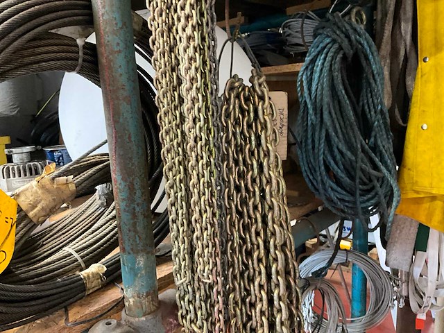 Diverse maten hijskettingen - afbeelding 3 van  3