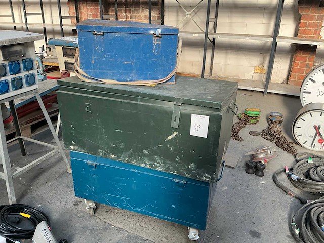 Diverse materiaalkisten (3x) - afbeelding 1 van  5