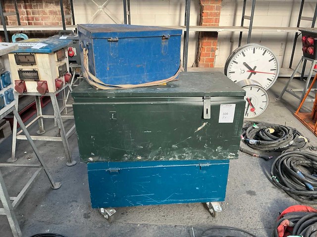 Diverse materiaalkisten (3x) - afbeelding 2 van  5