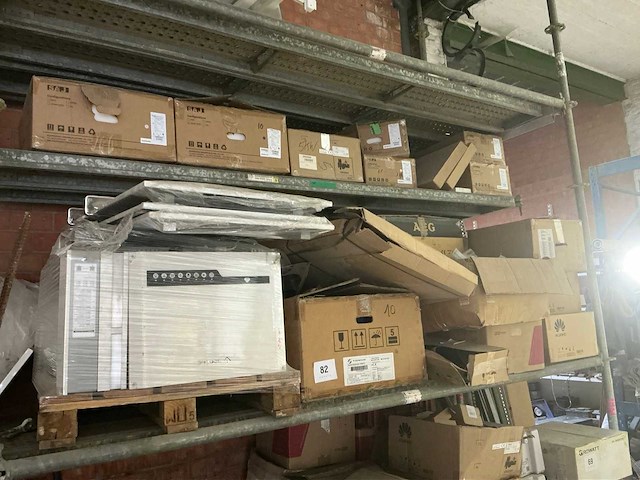 Diverse materialen voor zonnepanelen - afbeelding 1 van  20