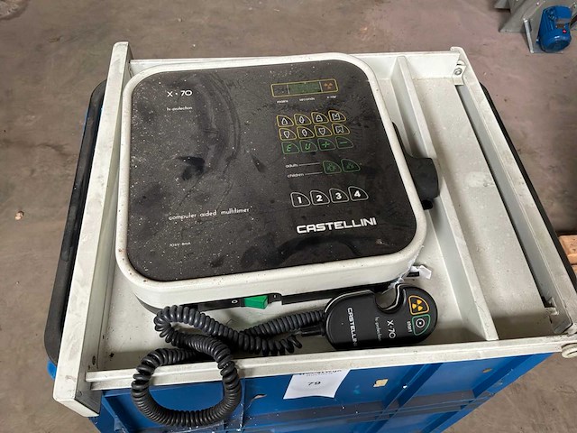 Diverse medische apparatuur - afbeelding 3 van  12