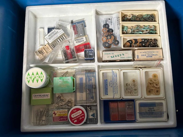 Diverse medische apparatuur - afbeelding 6 van  12