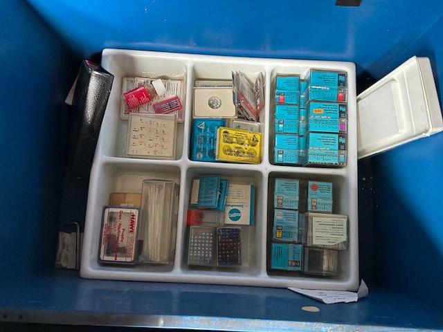 Diverse medische apparatuur - afbeelding 11 van  12