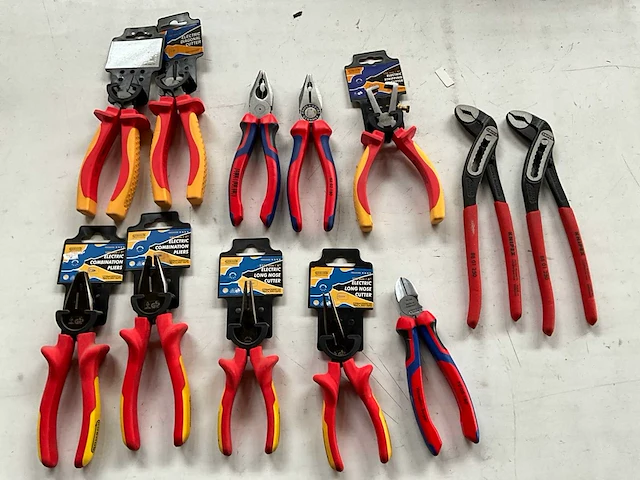 Diverse merken klustangen (12x) - afbeelding 1 van  6