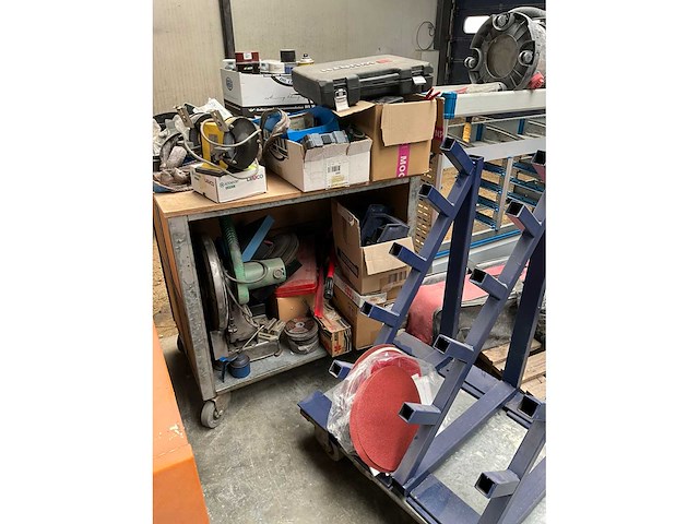 Diverse metaalbewerkingmachines - afbeelding 11 van  20
