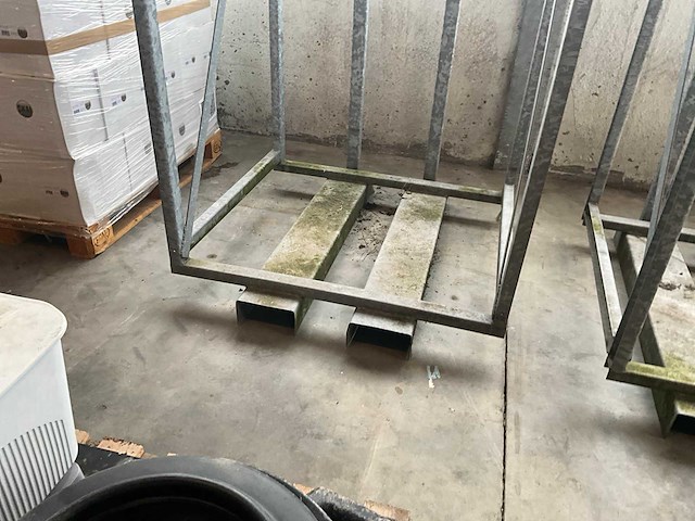 Diverse metalen bokken/stapelrekken (2x) - afbeelding 4 van  6