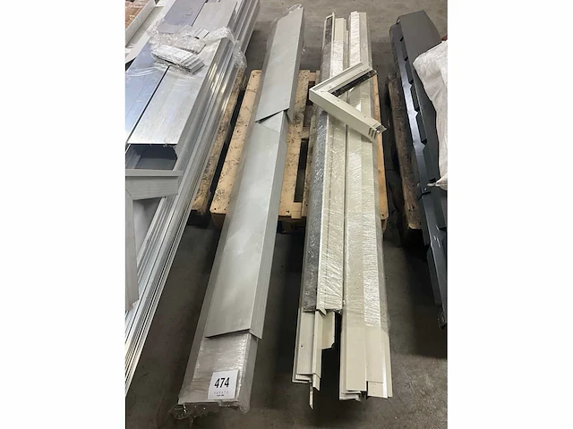 Diverse metalen dakprofielen - afbeelding 4 van  4