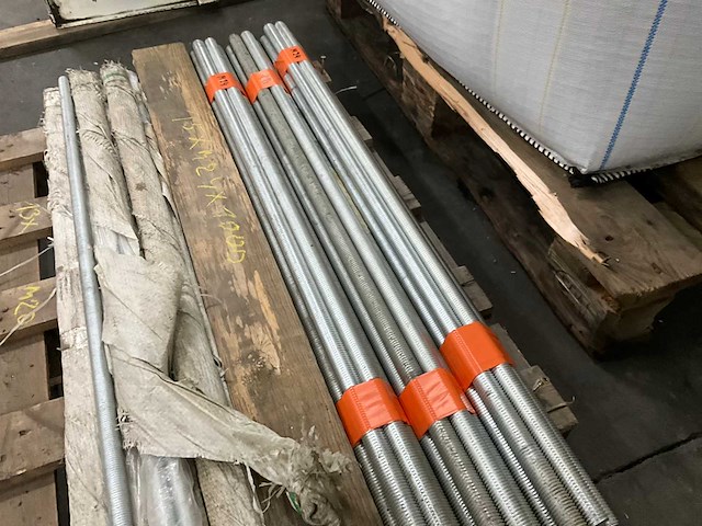 Diverse metalen draadstangen verzinkt pgb (28x) - afbeelding 5 van  8