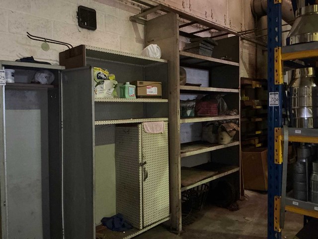 Diverse metalen rekken (2x) - afbeelding 1 van  4