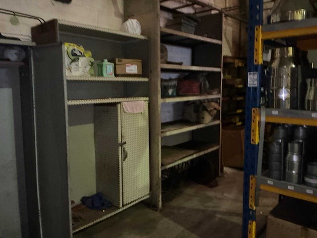 Diverse metalen rekken (2x) - afbeelding 2 van  4