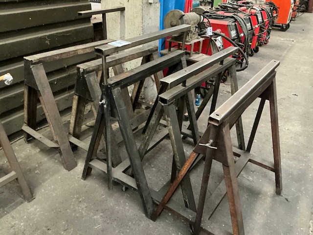 Diverse metalen schragen (6x) - afbeelding 1 van  3