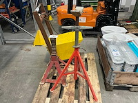 Diverse metalen steunen (2x) - afbeelding 1 van  3