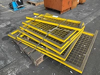 Diverse metalen veiligheidshekken - afbeelding 2 van  3
