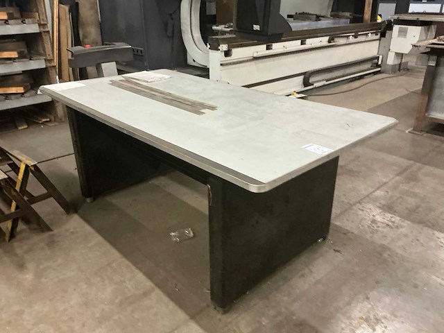 Diverse metalen werkbanken (2x) - afbeelding 2 van  4