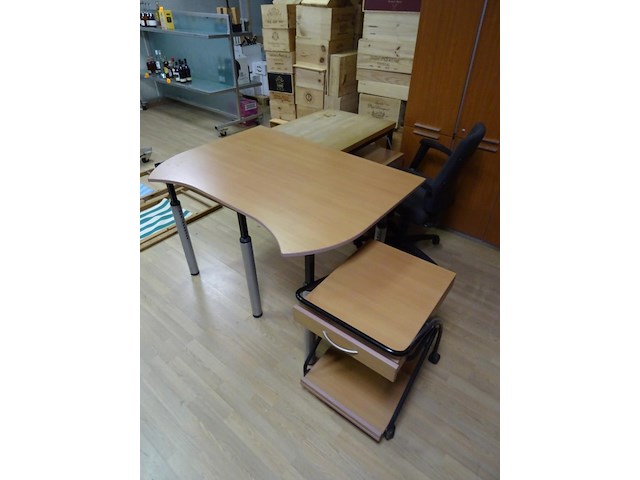 Diverse meubelen - afbeelding 2 van  6