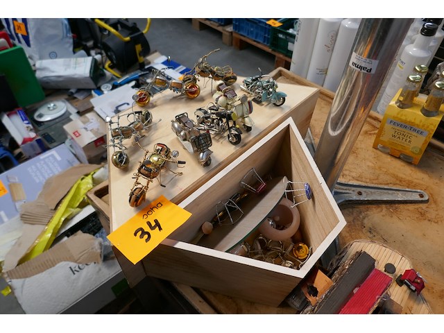 Diverse miniaturen - afbeelding 1 van  3