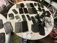 Diverse mobiele telefoons - afbeelding 2 van  6