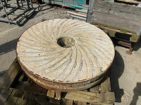 Diverse molenstenen (2x) - afbeelding 2 van  4