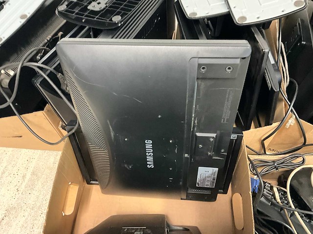 Diverse monitoren (25x) - afbeelding 13 van  16