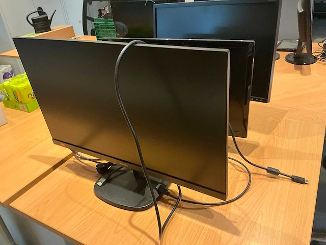 Diverse monitoren (3x) - afbeelding 2 van  3
