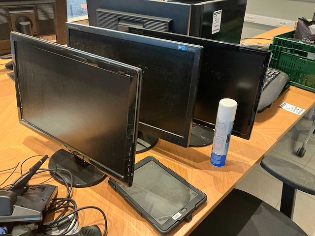 Diverse monitoren (4x) - afbeelding 1 van  1