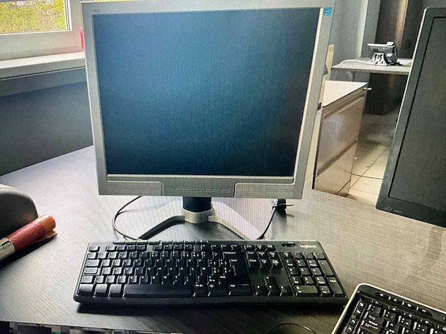 Diverse monitoren/schermen (4x) - afbeelding 4 van  5