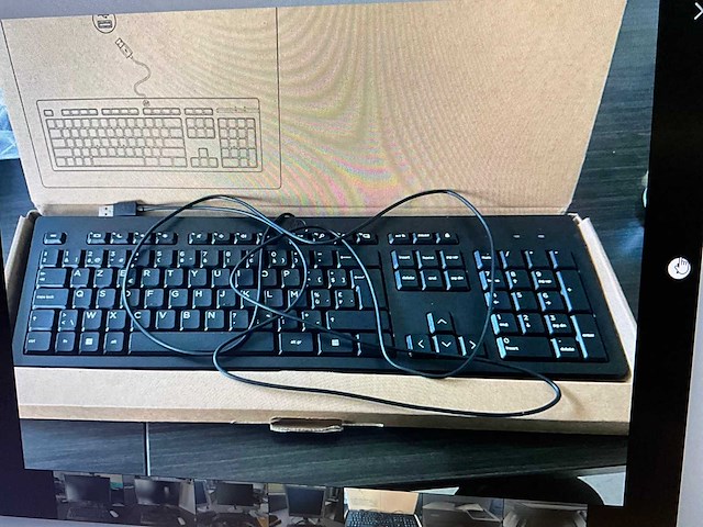 Diverse monitoren/schermen (4x) - afbeelding 5 van  5