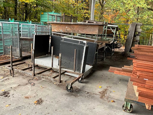 Diverse montagetafels - afbeelding 1 van  12