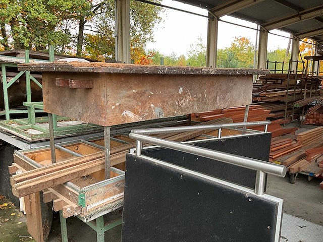 Diverse montagetafels - afbeelding 7 van  12