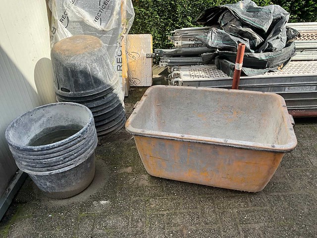 Diverse mortelkuipen (18x) - afbeelding 1 van  4