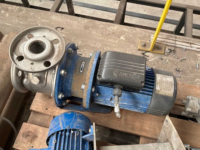 Diverse motoren en centrifugaalpomp (4x) - afbeelding 5 van  12