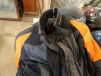 Diverse motorfietskledij + 3 x helm - afbeelding 4 van  6