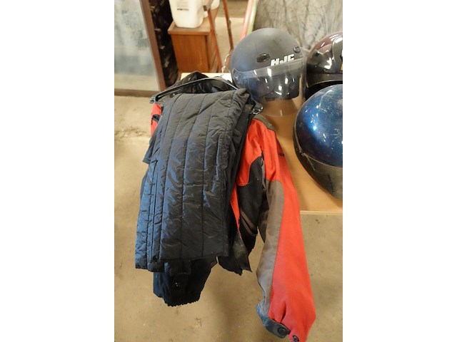 Diverse motorfietskledij + 3 x helm - afbeelding 5 van  6