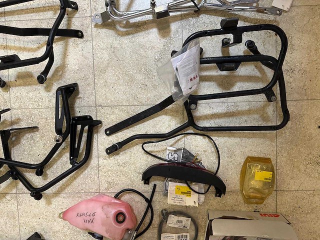 Diverse motorframes & montagebeugels (mix valbeugels, rekken & vorkdelen) (23x) - afbeelding 2 van  11