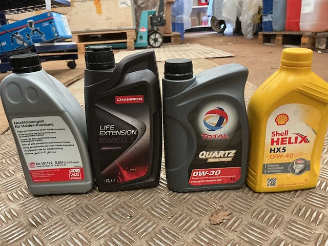Diverse motorolieen (18x) - afbeelding 1 van  2