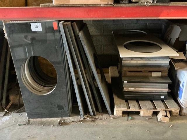 Diverse natuurstenen wastafeltabletten (33x) - afbeelding 1 van  4