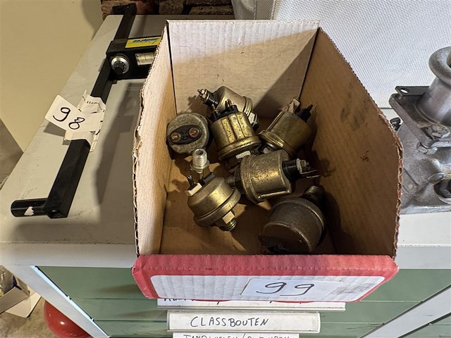 Diverse oliedruk-meters - afbeelding 1 van  2