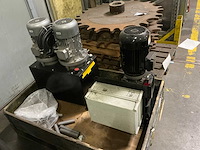 Diverse oliepompen (2x)