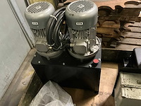 Diverse oliepompen (2x) - afbeelding 6 van  6